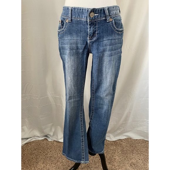 Maurices Medium Wash Mid-Rise Curvy Boot Cut Fit Jeans - Picture 1 of 12